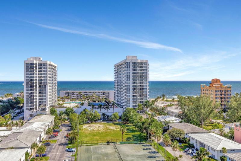  Condo & Townhome Photos