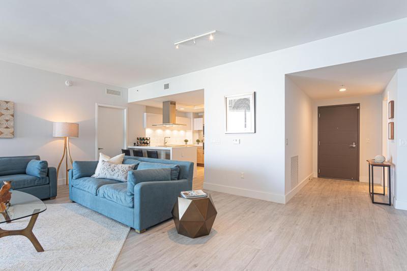  Condo & Townhome Photos