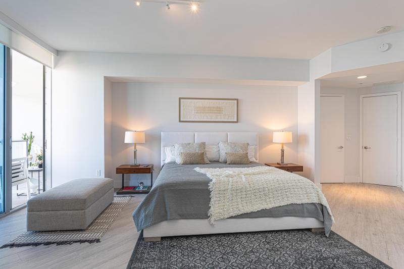  Condo & Townhome Photos