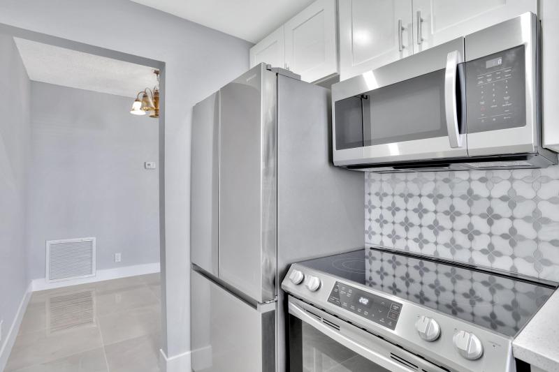  Condo & Townhome Photos