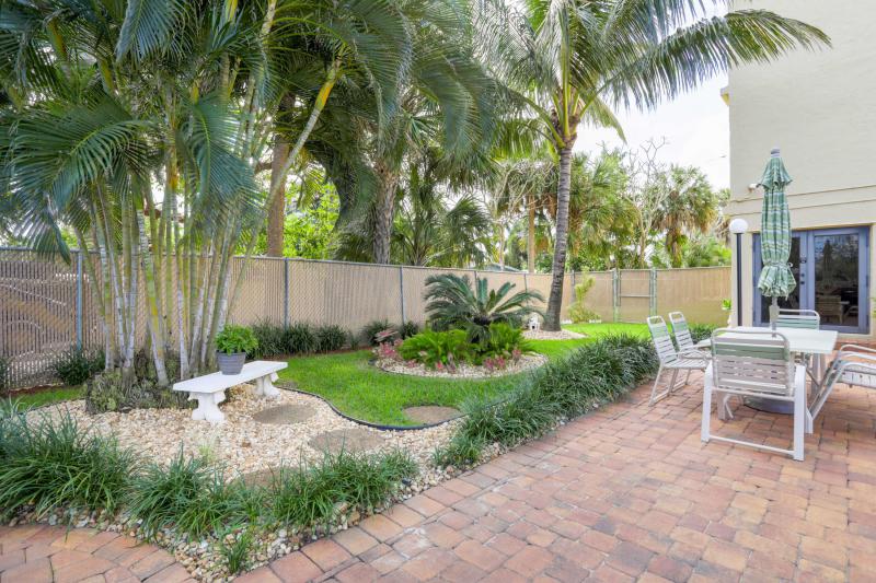  Condo & Townhome Photos