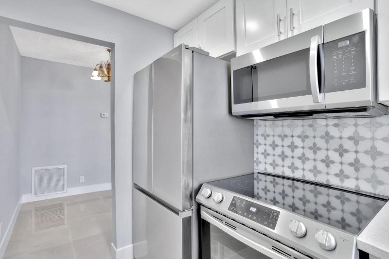  Condo & Townhome Photos