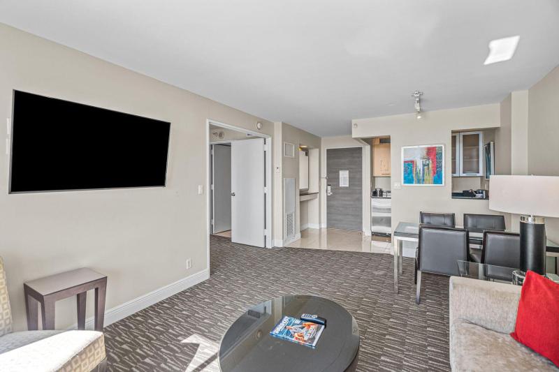 Condo & Townhome Photos