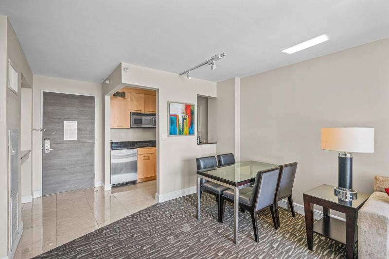  Condo & Townhome Photos