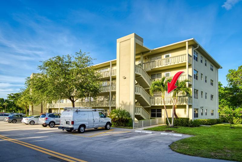  Condo & Townhome Photos