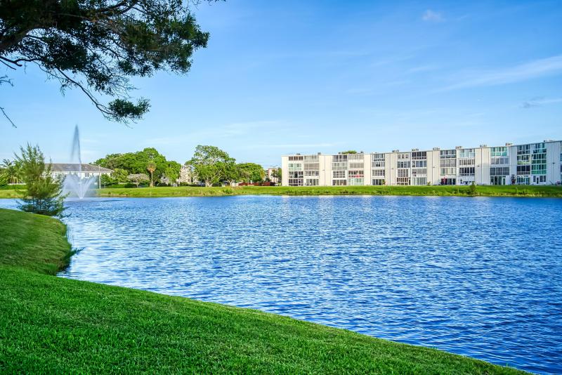  Condo & Townhome Photos