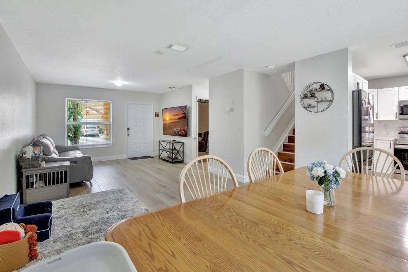  Condo & Townhome Photos