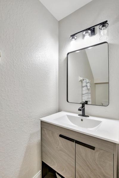  Condo & Townhome Photos