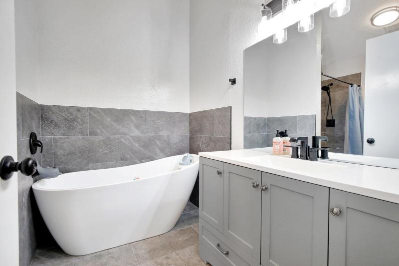  Condo & Townhome Photos