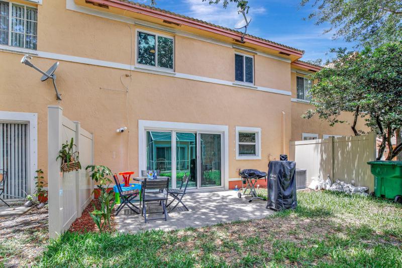  Condo & Townhome Photos