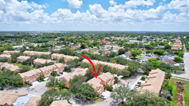  Condo & Townhome Photos