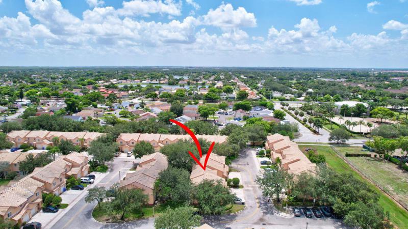  Condo & Townhome Photos