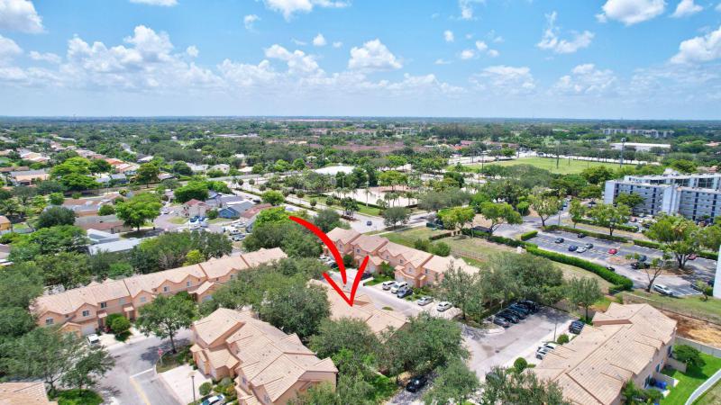  Condo & Townhome Photos