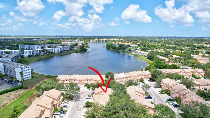  Condo & Townhome Photos