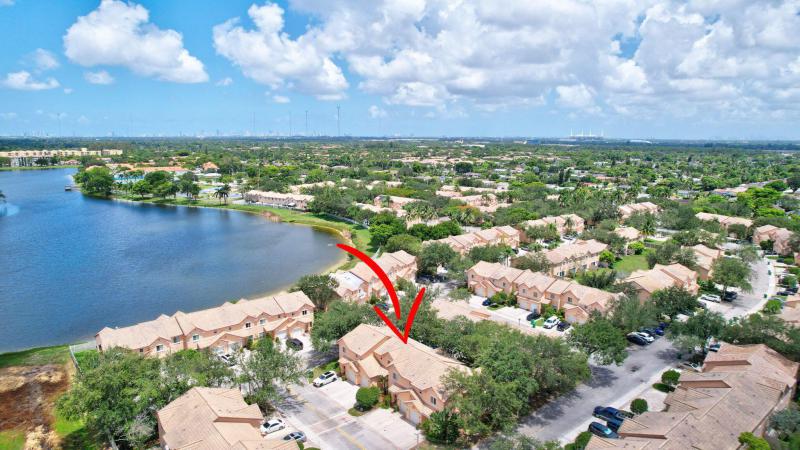  Condo & Townhome Photos