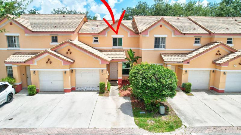  Condo & Townhome Photos