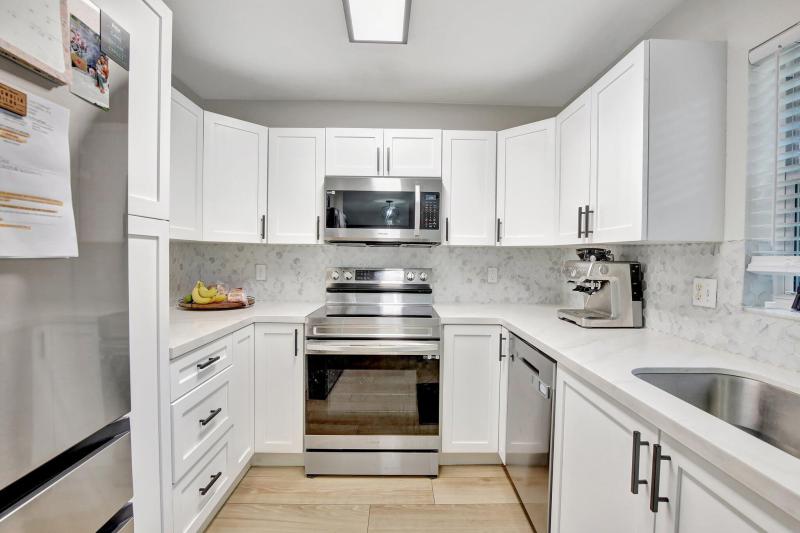  Condo & Townhome Photos