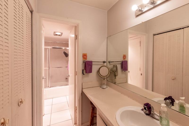  Condo & Townhome Photos