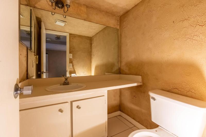  Condo & Townhome Photos