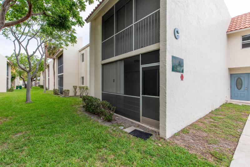  Condo & Townhome Photos