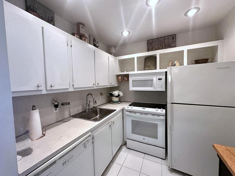  Condo & Townhome Photos