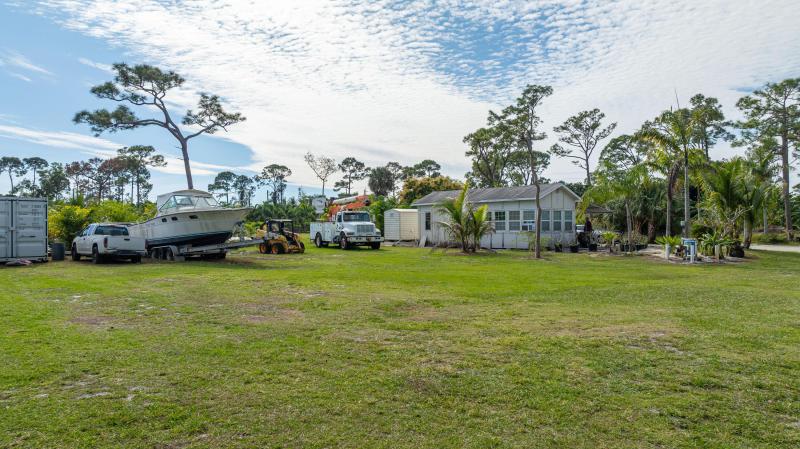  Commercial & Industrial Land Images 