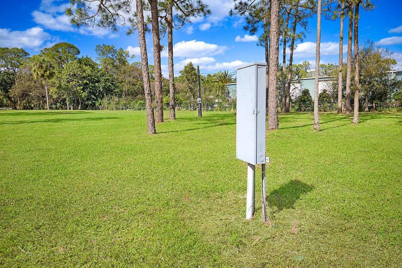  Commercial & Industrial Land Images 