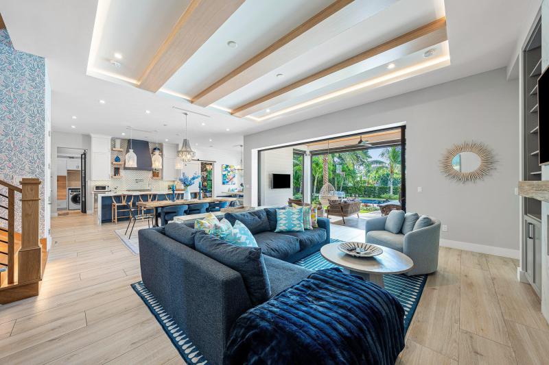  Single Family Homes Photo 8:  Gulf Stream,  FL 33483