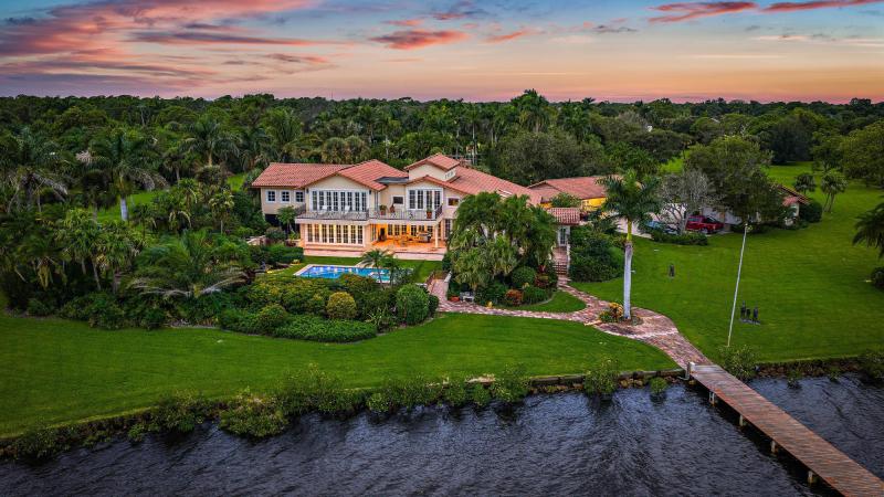 Single Family Homes Photo 3:  Palm City,  FL 34990