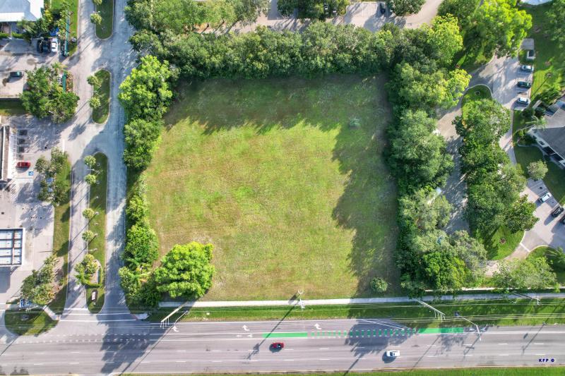  Commercial & Industrial Land Images 