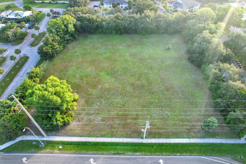  Commercial & Industrial Land Images 