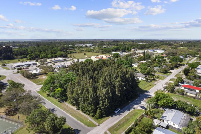  Commercial & Industrial Land Images 