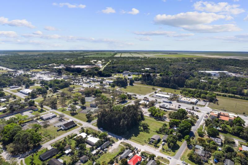  Commercial & Industrial Land Images 