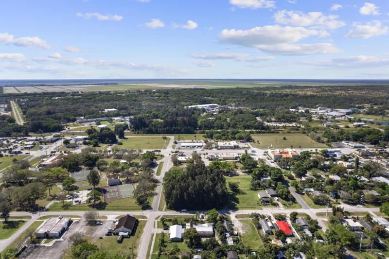  Commercial & Industrial Land Images 