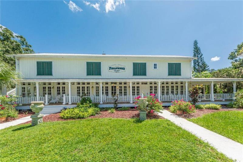  Commercial & Industrial Land Images 