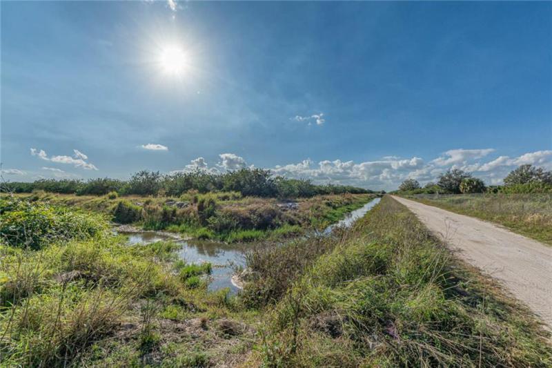  Commercial & Industrial Land Images 