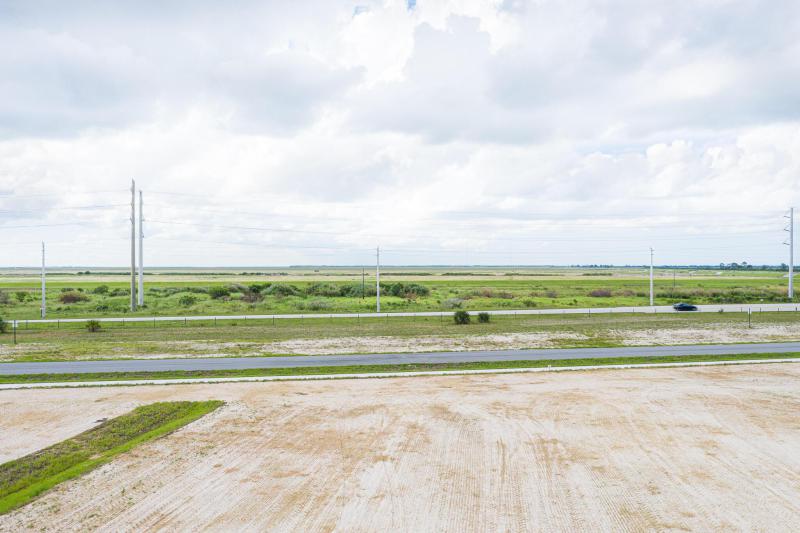  Commercial & Industrial Land Images 