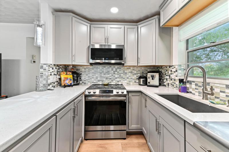  Condo & Townhome Photos