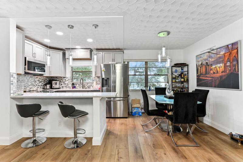  Condo & Townhome Photos