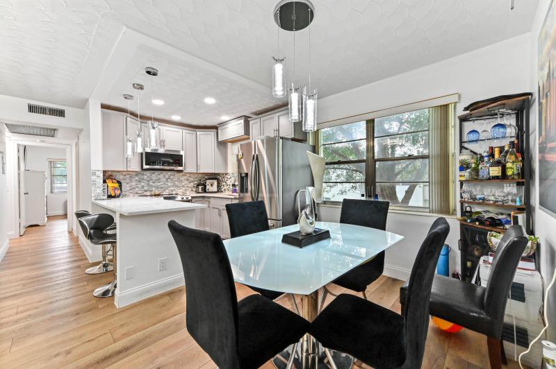  Condo & Townhome Photos