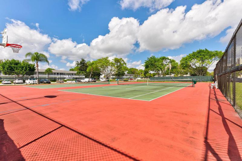  Condo & Townhome Photos