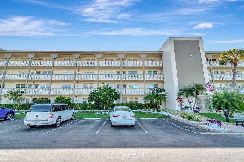  Condo & Townhome Photos
