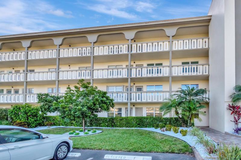  Condo & Townhome Photos