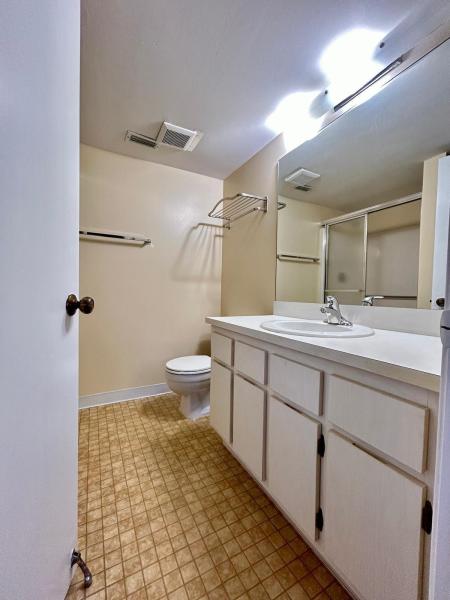  Condo & Townhome Photos