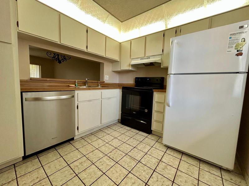  Condo & Townhome Photos