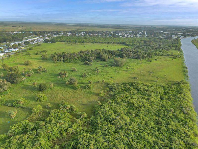  Commercial & Industrial Land Images 