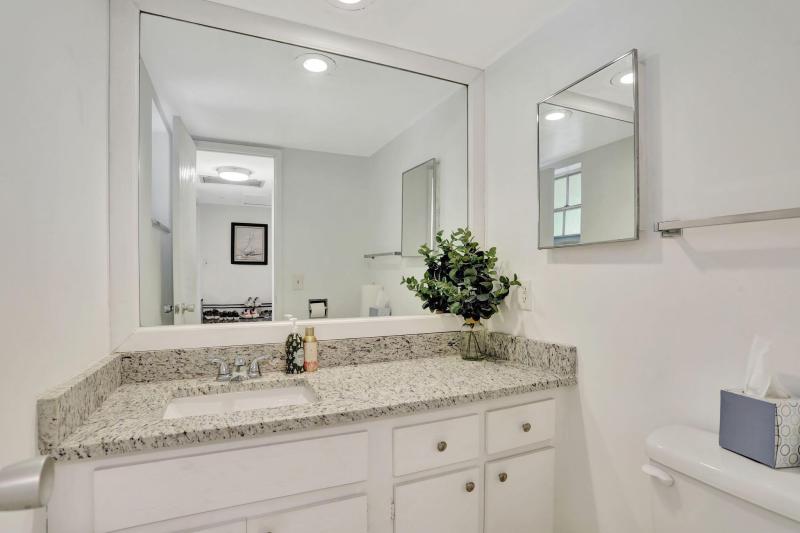  Condo & Townhome Photos