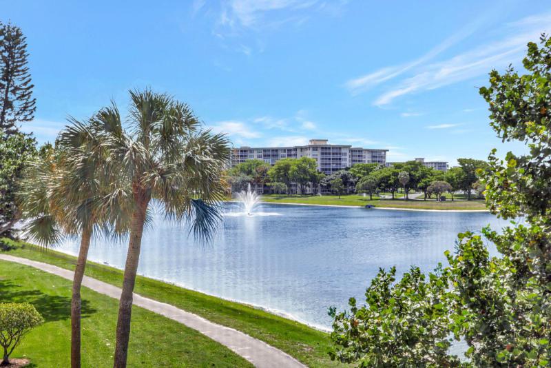  Condo & Townhome Photos