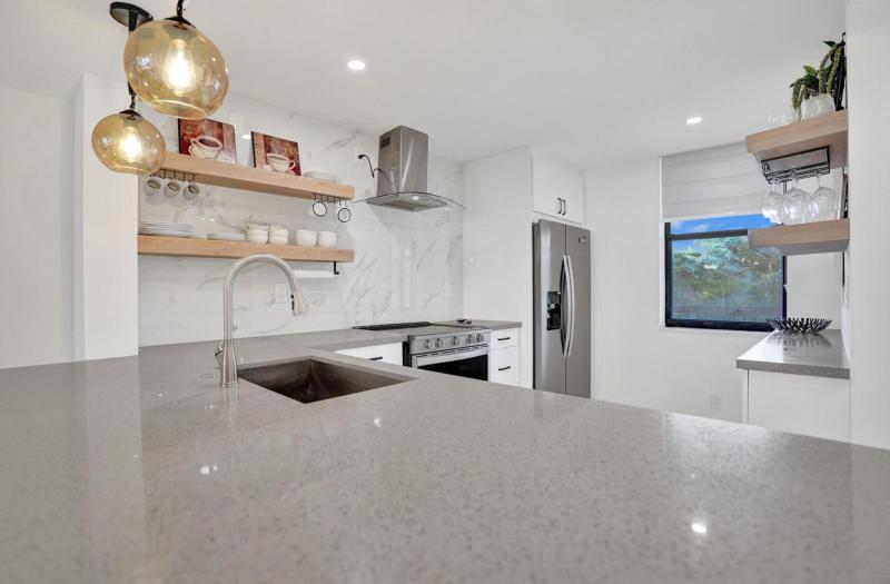  Condo & Townhome Photos
