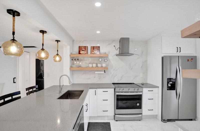 Condo & Townhome Photos